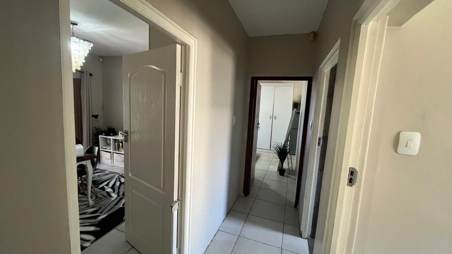 5 Bedroom Property for Sale in Wavecrest Eastern Cape